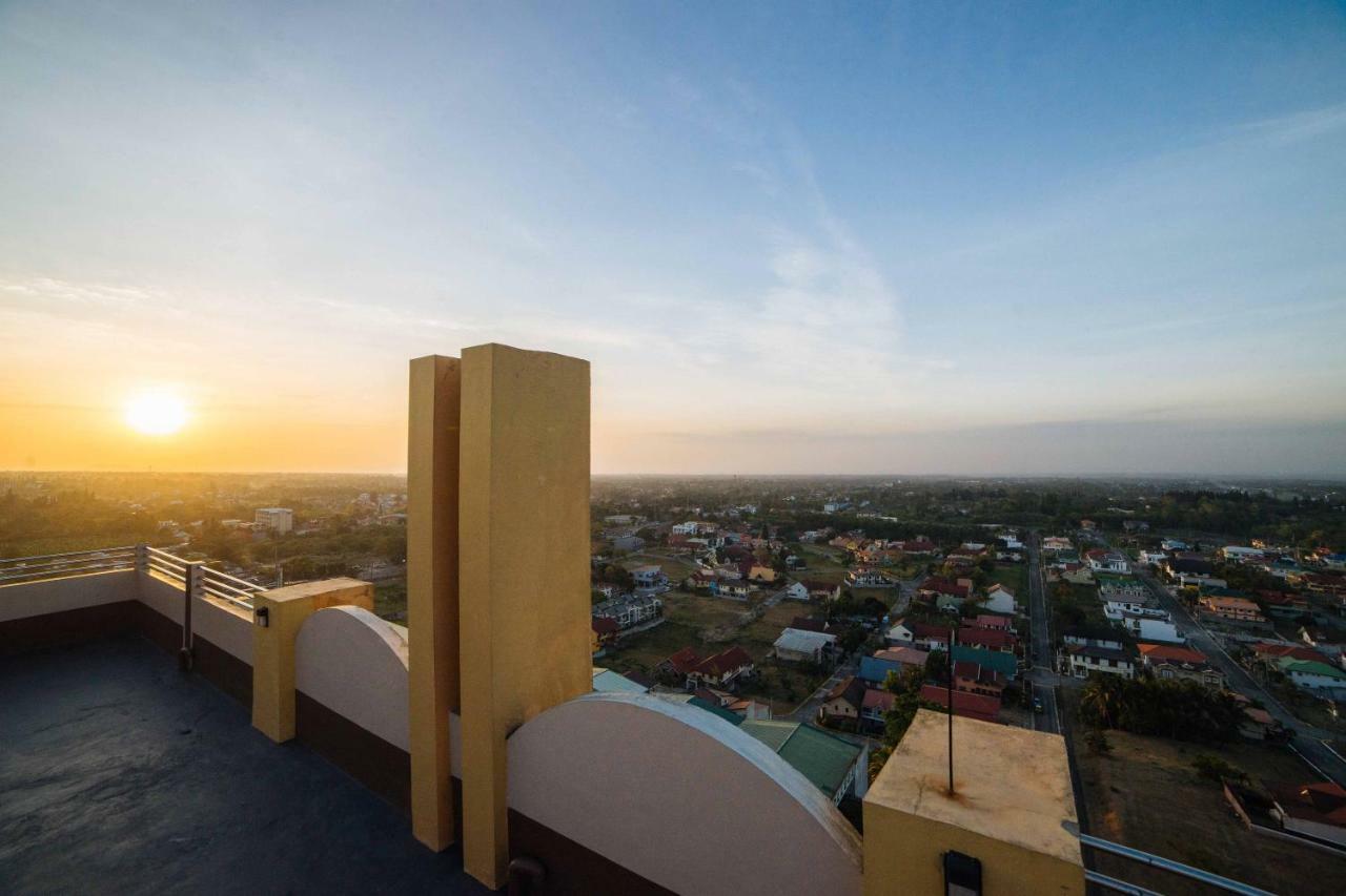Reddoorz Premium @ Cityland Tagaytay 2 Tagaytay City Bagian luar foto